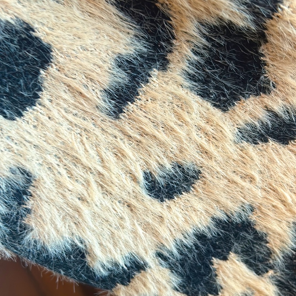 ANIMAL PRINT🐆Super Soft SWEATER🦓 by MAZIK🤎Gently Worn! Size Small Oversized - Picture 7 of 10
